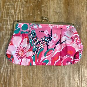 Lilly Pulitzer clutch makeup bag pink floral pattern like new condition!